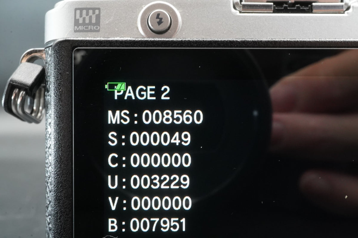 OLYMPUS PEN E-P7 Digital Camera Body Silver -8560 cuts- #11417