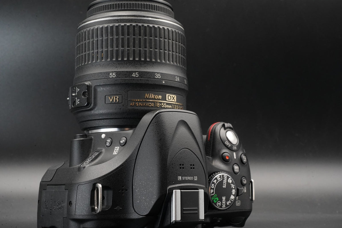 Nikon D5200 DSLR Camera Body with Lens Black -2% cuts- #11344