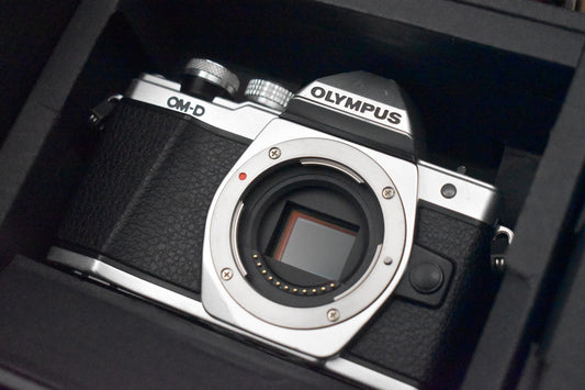 [US Duty Paid] Olympus OM-D E-M10 Mark II 16,1MP Appareil Photo Numérique...