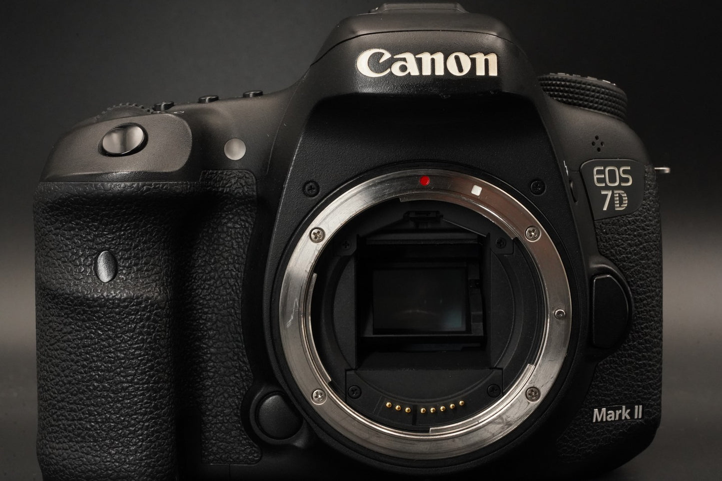 Canon EOS 7D Mark II DSLR Digital SLR Video Camera Used US Duty Paid 10873