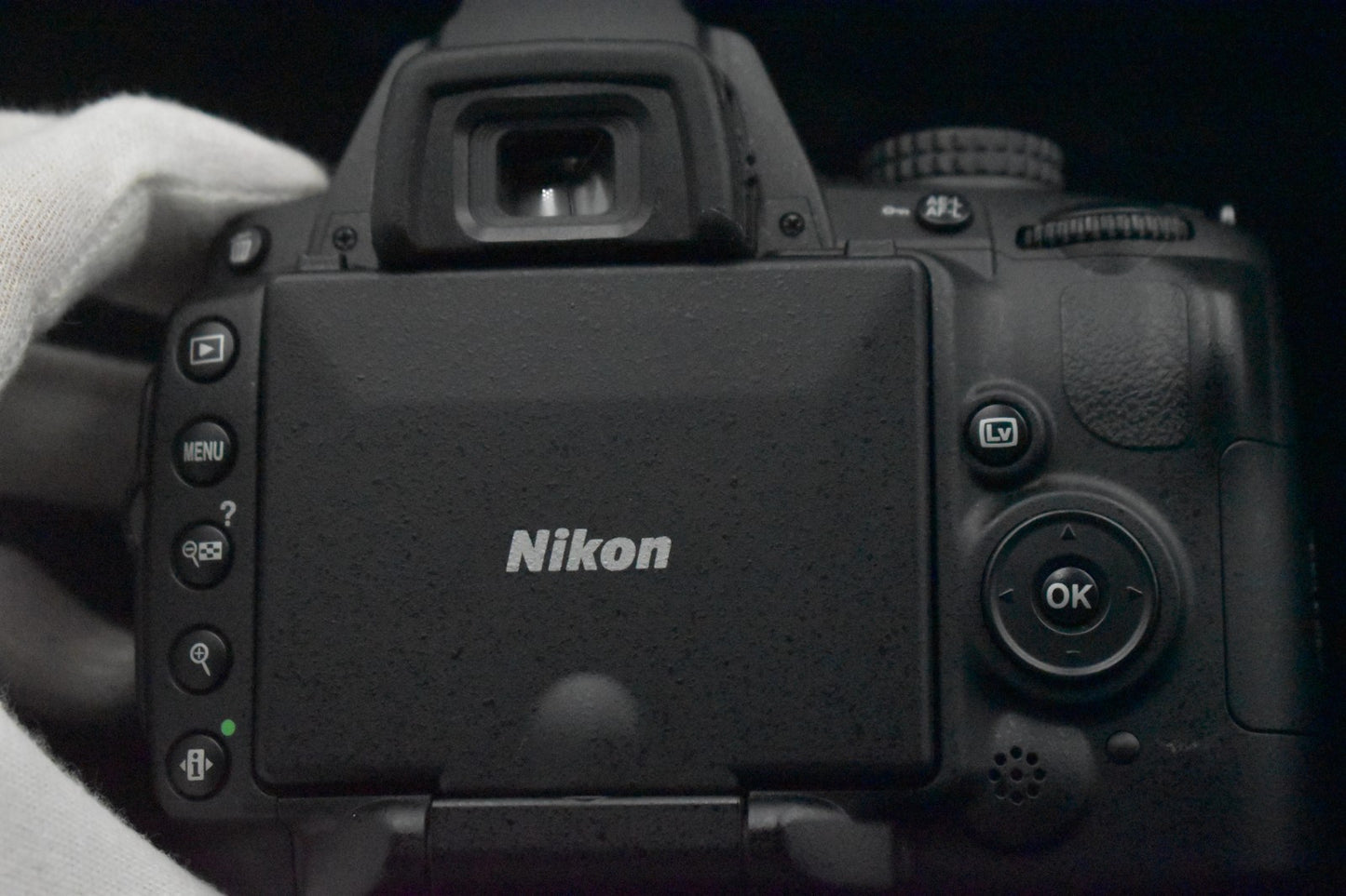 Nikon D5000 Digital SLR Camera 12.3MP w/ Lens From Japan US Duty Paid R0363