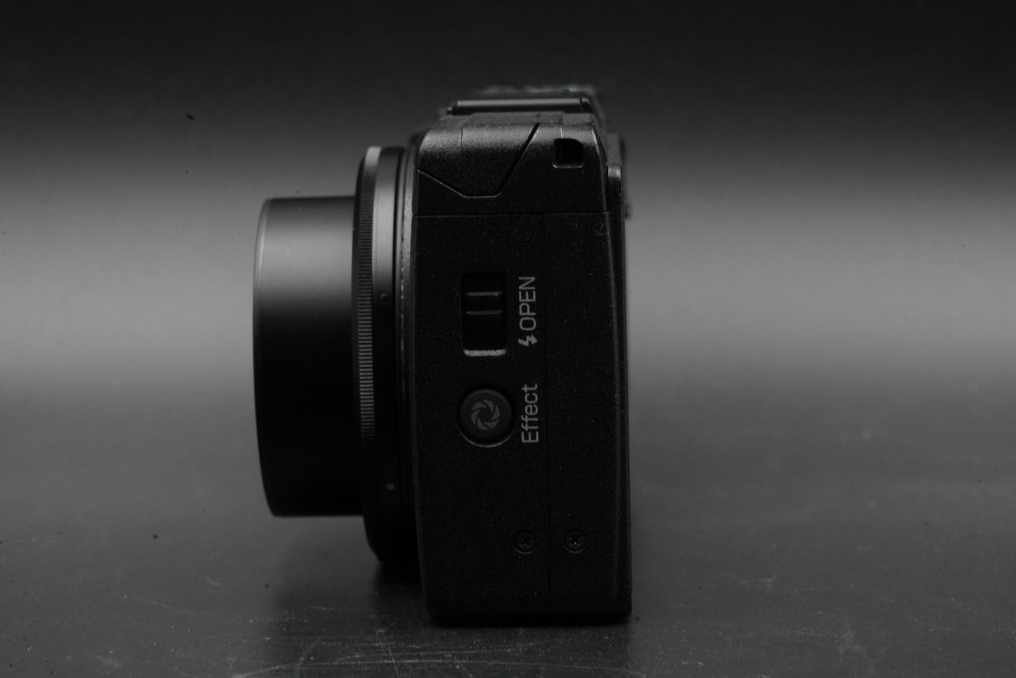 RICOH GR 16.2MP Digital Compact Camera Black ALMOST UNUSED 10653