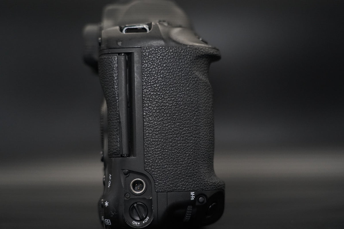 Canon EOS-1D X Mark II Body EOS-1DXMK2 (Shutter Count:9000) #10566