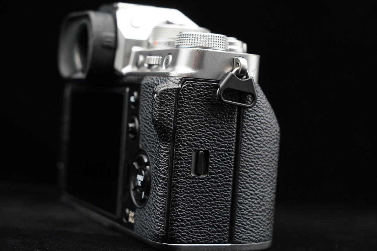 Fujifilm X-T4 26.1MP Mirrorless Digital Camera Body Silver US STOCK #9792