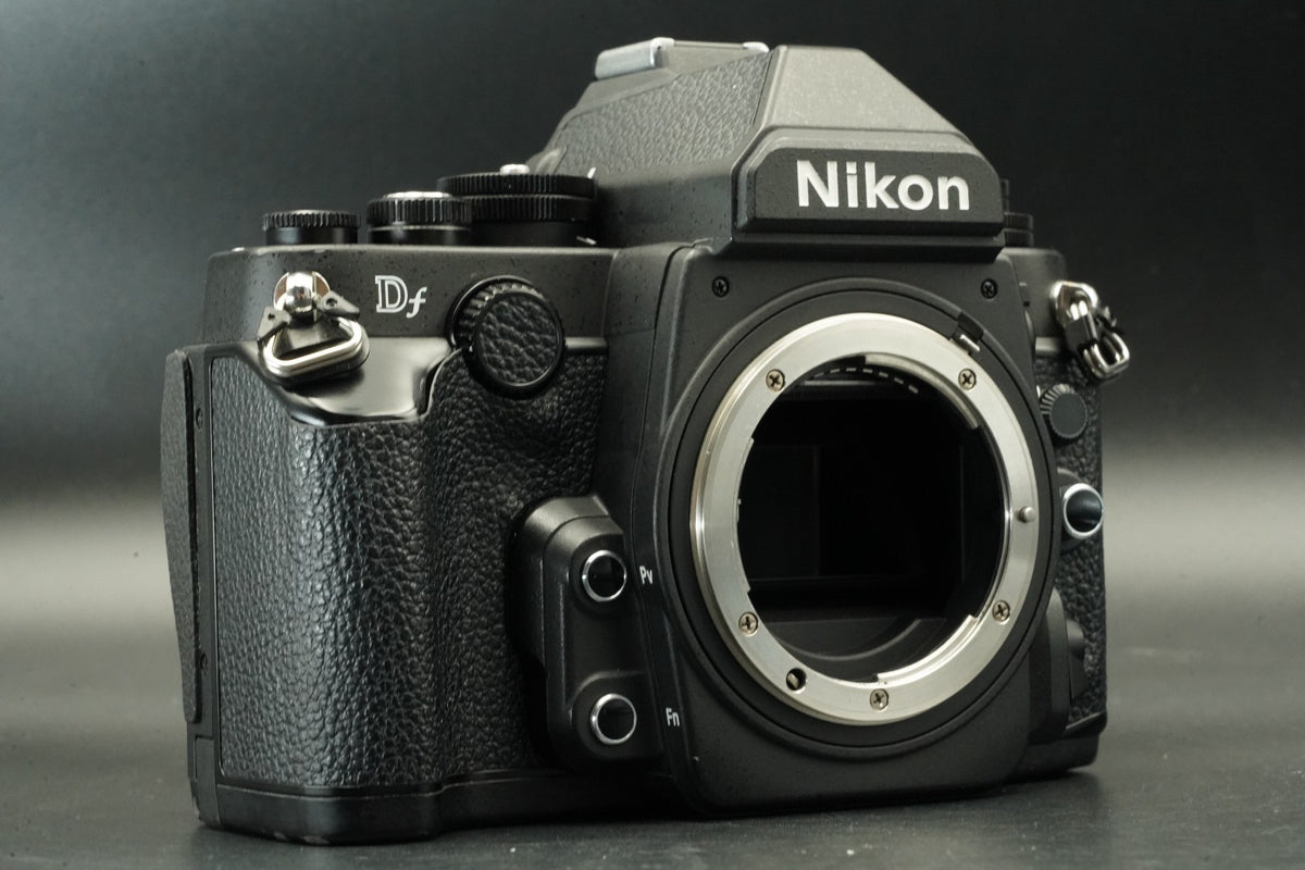Nikon Df Negro DSLR Cuerpo de la cámara digital -71643 cortes- #11593