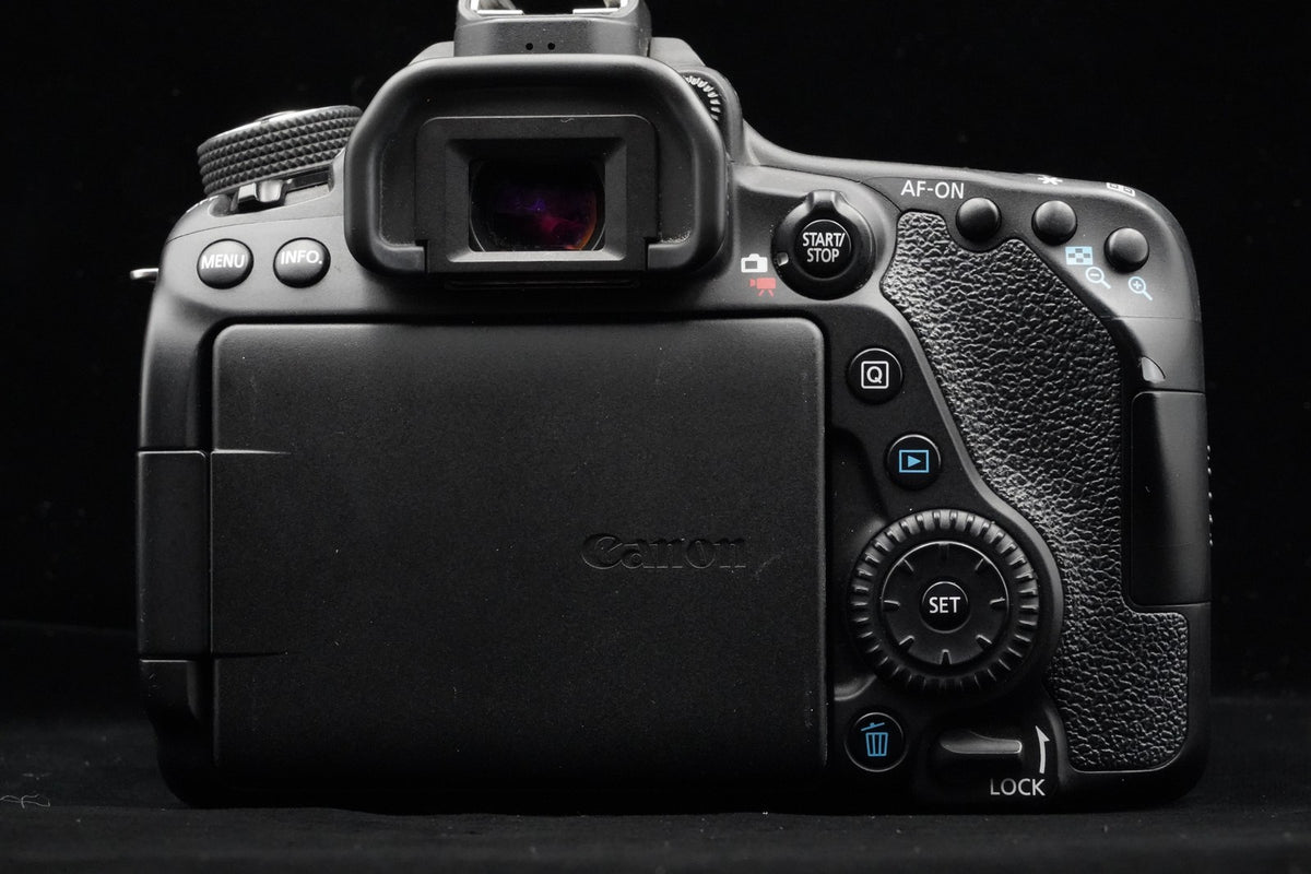 Canon EOS 80D Digital Camera + EF-S 18-55mm IS Lens US STOCK #9909