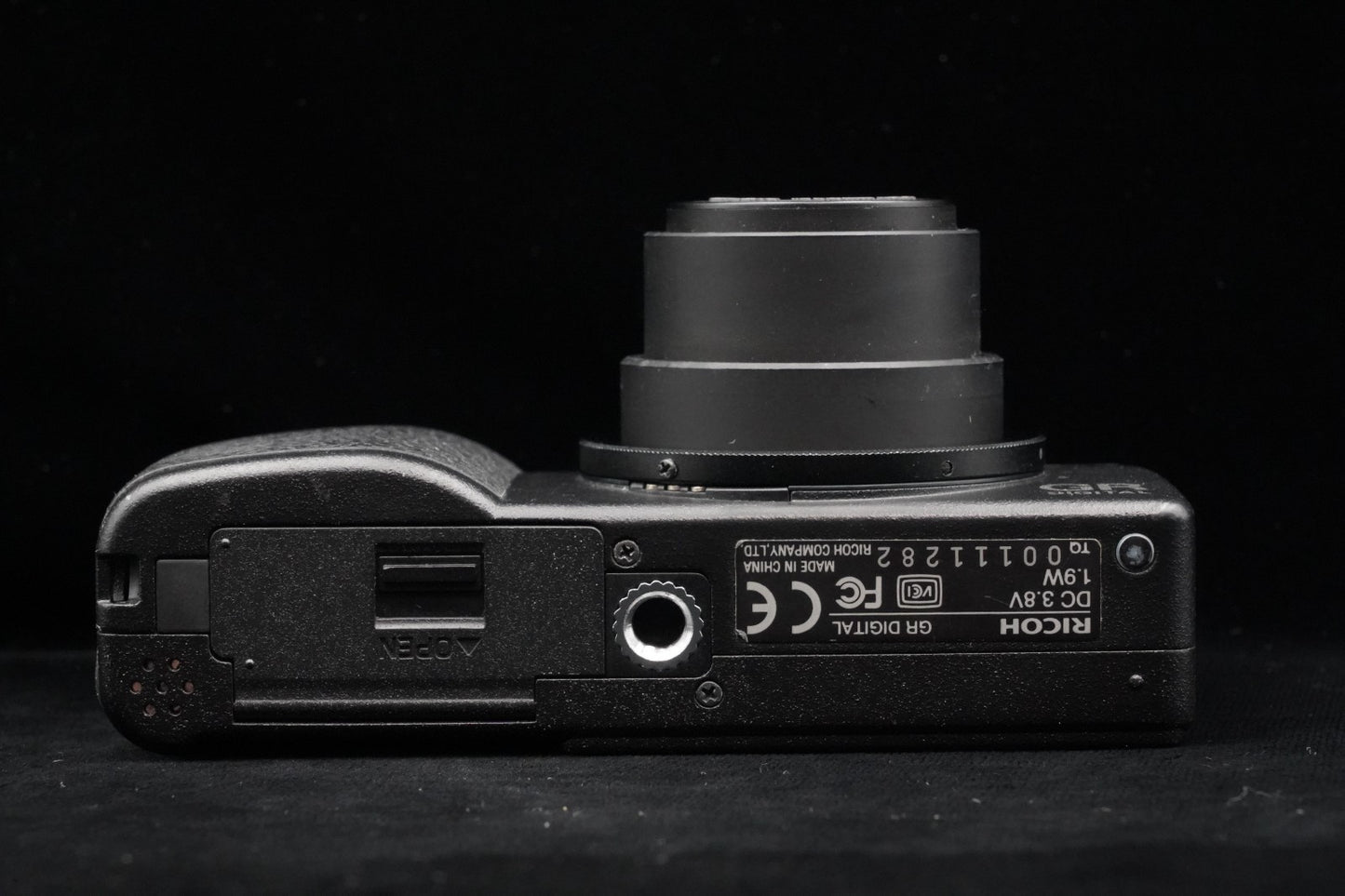 Ricoh GR Digital Camera 8.1MP Black Model US STOCK #9805