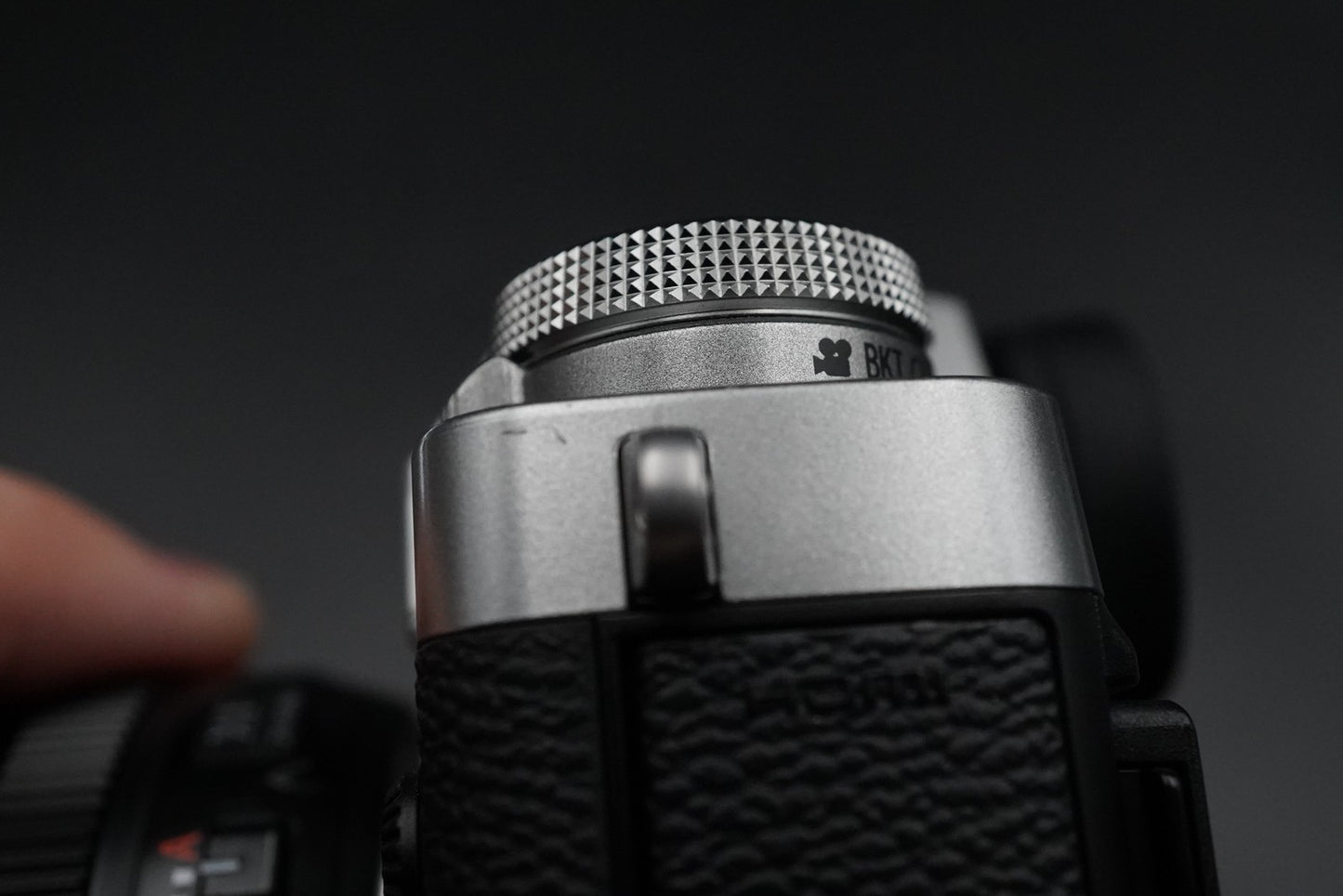 1695 cuts! Fujifilm X-T3 Mirrorless Digital Camera Silver with Lens 10702