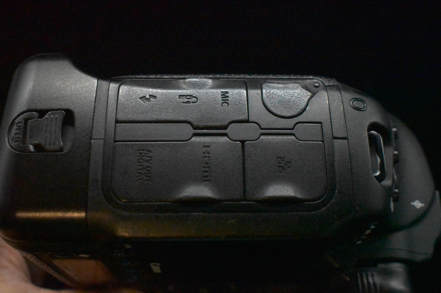 [US Duty Paid] Canon EOS 1D X 18.1MP Digital Camera Body from Japan 8321