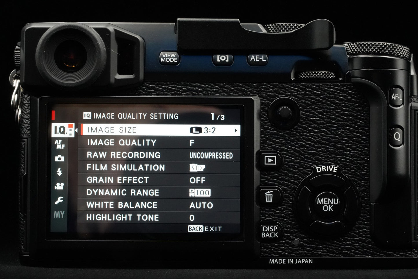 N Mint Fujifilm X-Pro2 24.3MP Mirrorless Digital Camera Body Black Shutter 9933