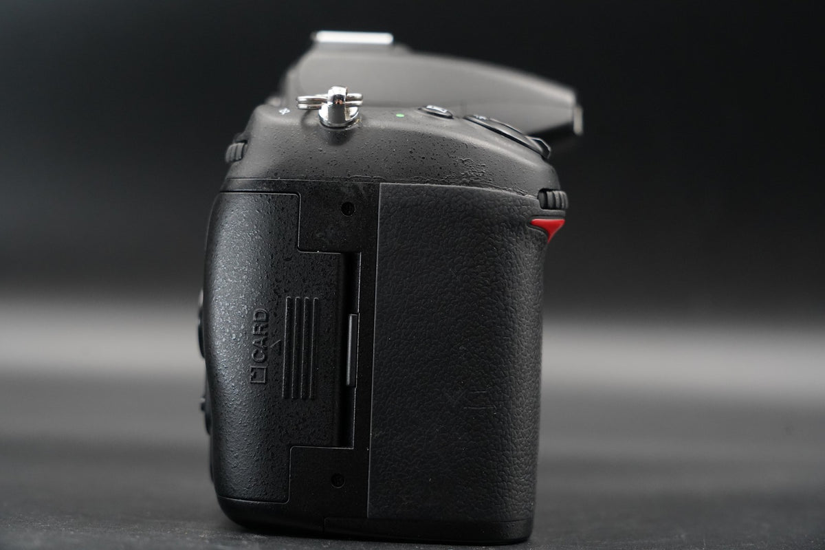 Nikon D7000 DSLR Digital SLR Camera Body -24% cuts- US STOCK #11276