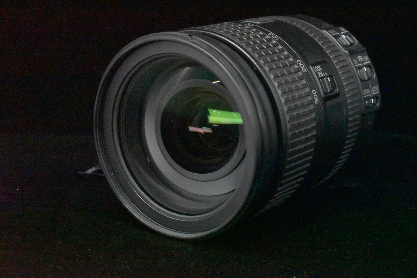 Nikon AF-S FX NIKKOR 28-300mm F/3.5-5.6G ED VR Zoom Lens Near Mint 10581