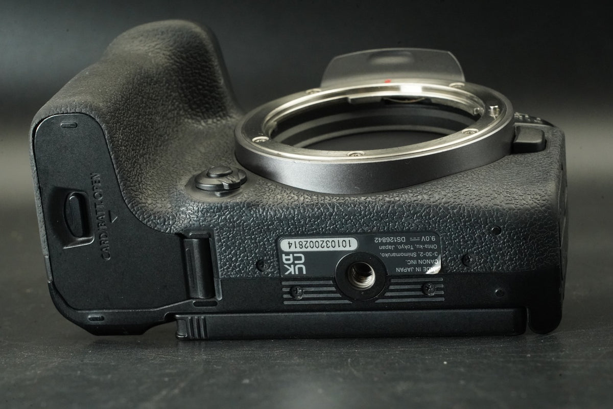 Canon EOS R10 Black APS-C Mirrorless Digital Camera -186000 cuts- #12067