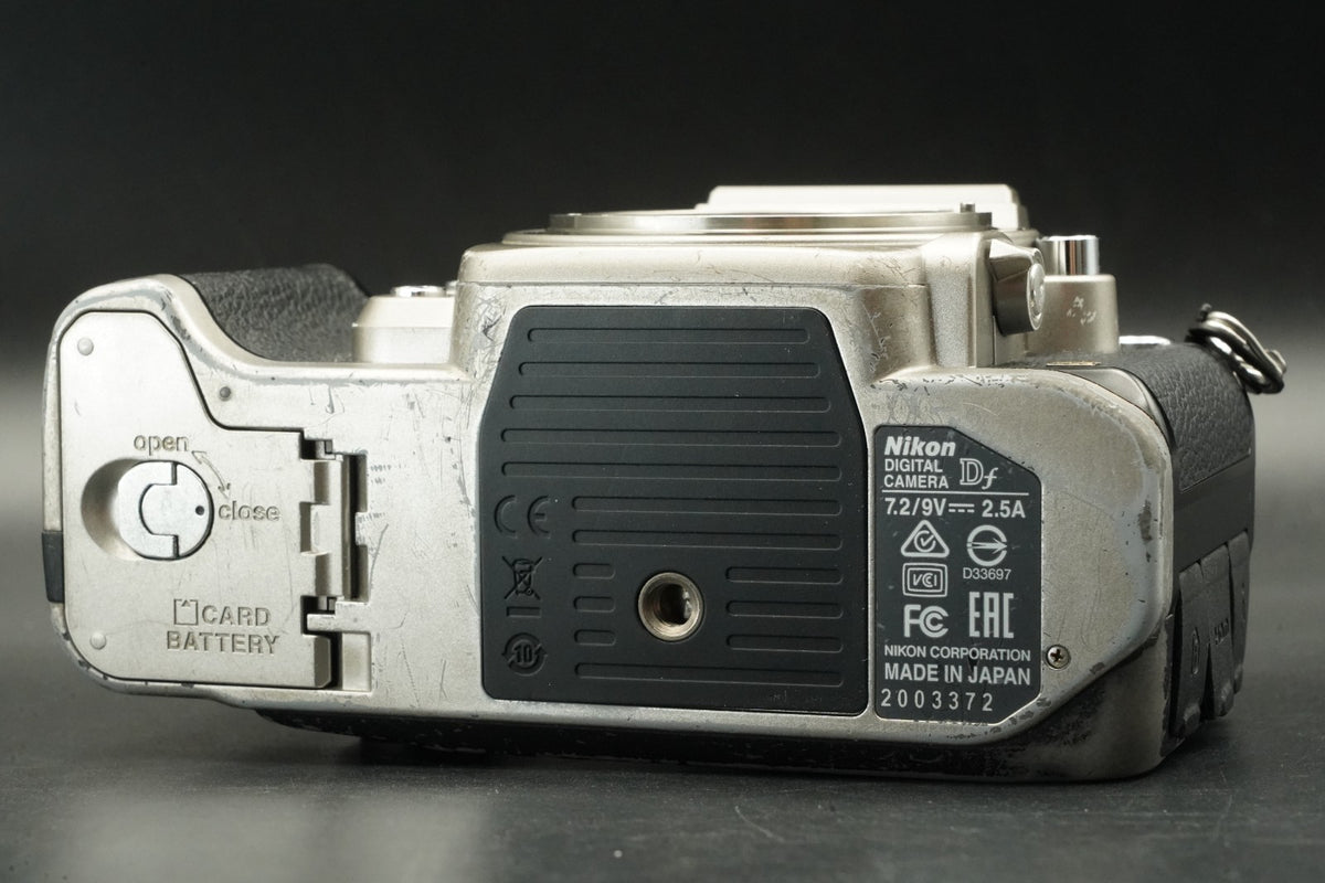 Nikon Df Silver DSLR Digital Camera Body -37 cuts- US STOCK #11586