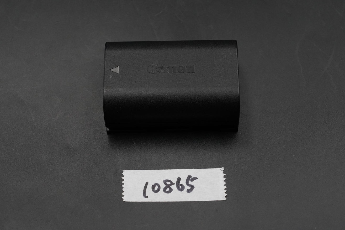 Canon EOS 7D Mark II DSLR Camera w/ EF 18-135 IS USM Lens 10865