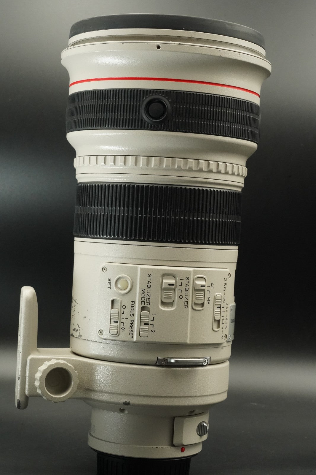 Canon EF 300mm F/2.8 L IS USM Lens w/ BOX US STOCK #11469