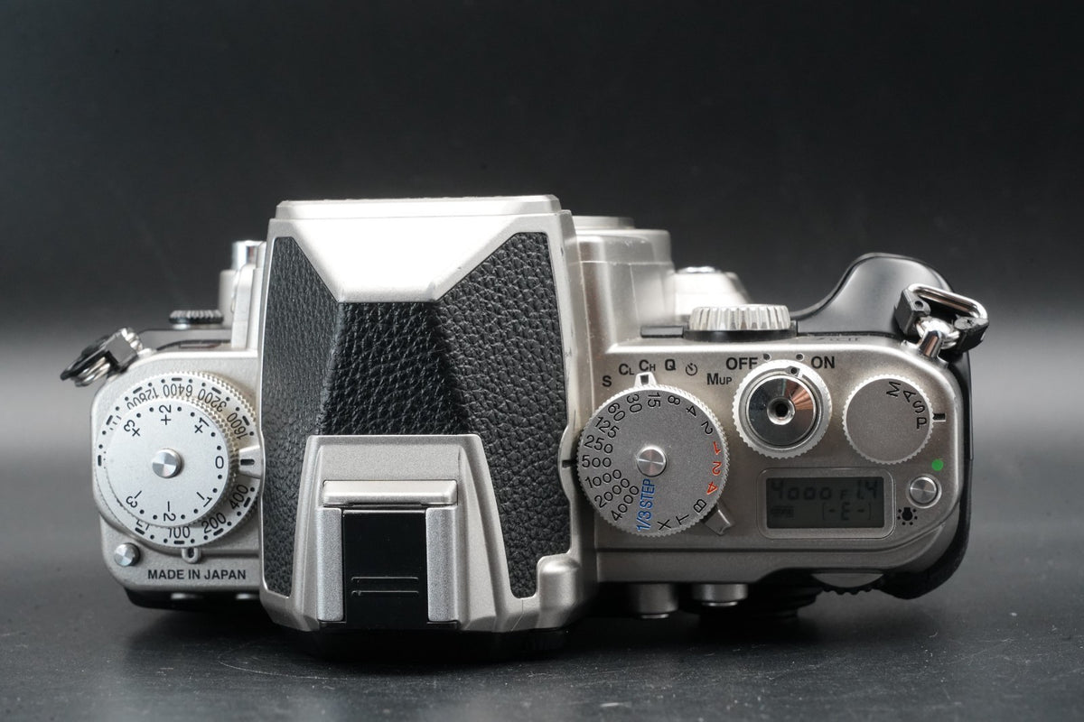 Nikon Df Silver DSLR Digital Camera Body -8818 cuts- #11462