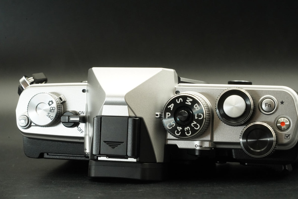 OM SYSTEM OM-3 Mirrorless Camera Silver -223 cuts- #11668