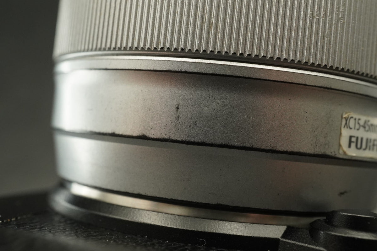 Appareil photo Fujifilm X-M5 noir avec XC 15-45 mm du Japon - 2248 coupes -...