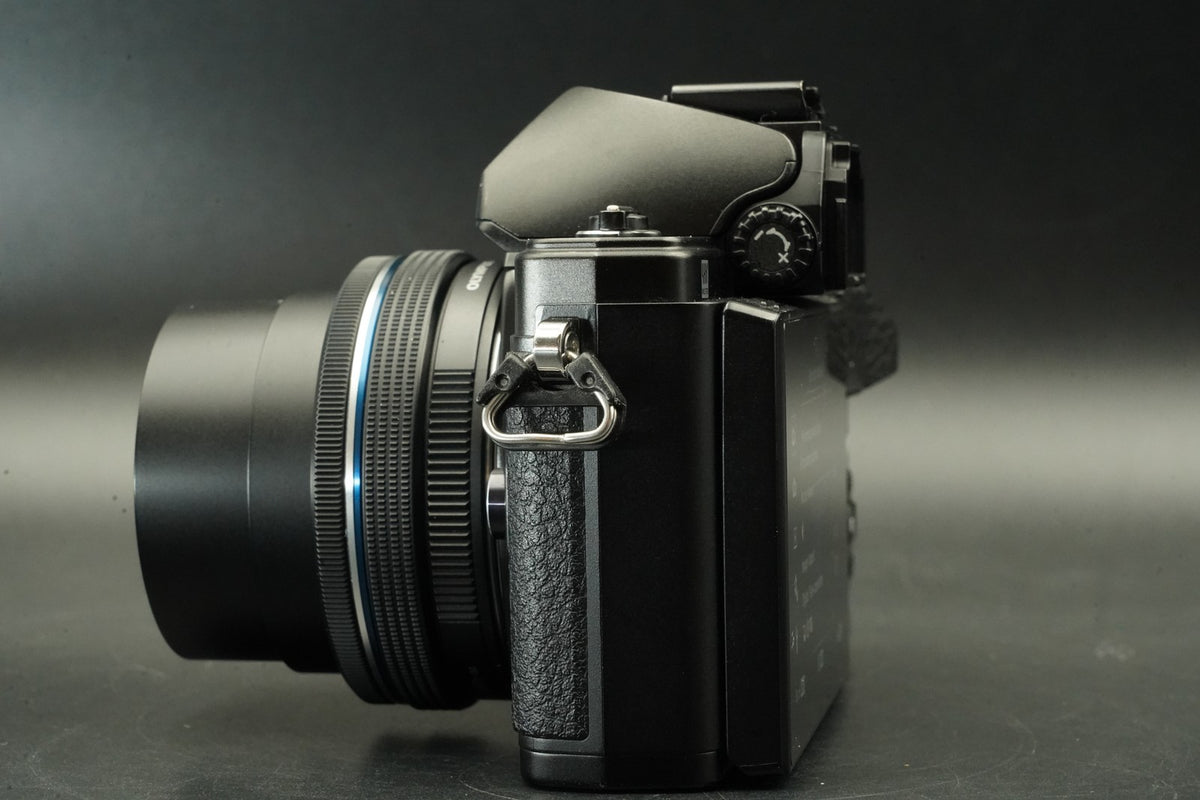 Olympus OM-D E-M10 Mark II Digital Camera Black w/ 2 Lens -19770 cuts- #11815