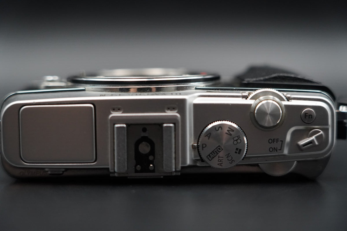 Olympus PEN E-P5 Silver Body Wifi Digital Camera Japan US STOCK #10593