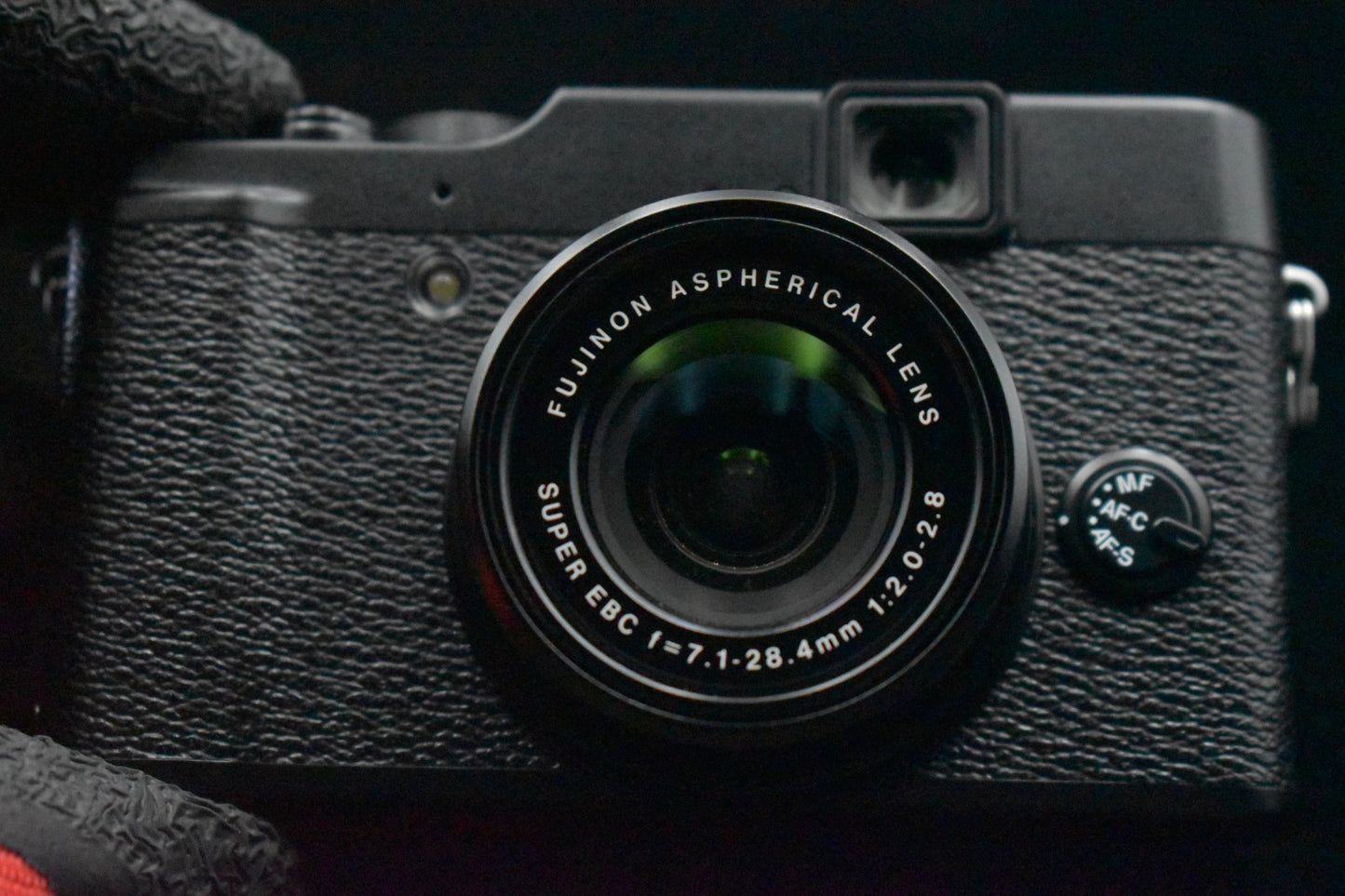 [US Duty Paid] Fujifilm X10 Black pPoint and Shoot Compact Digital Camera 9325
