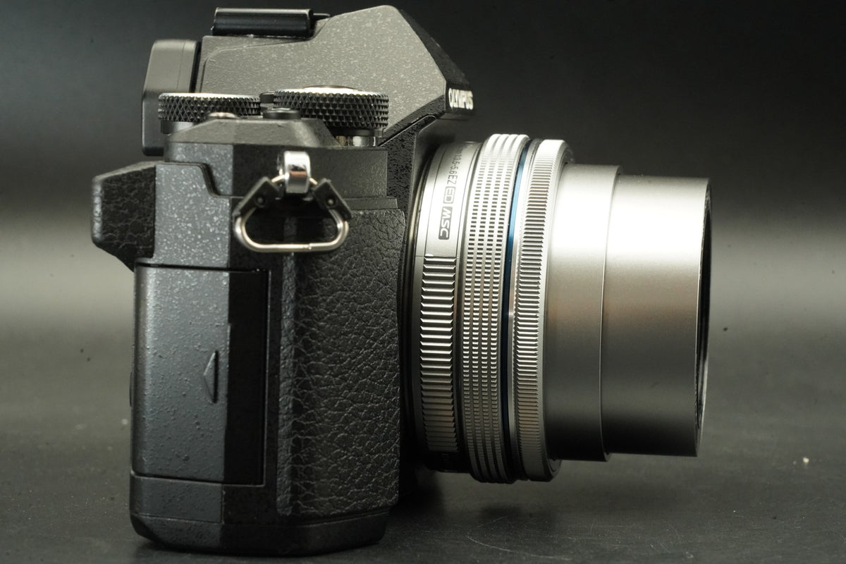 Olympus OM-D E-M5 Mark II w/ 14-42mm + 40-150mm Lens Black -16703 cuts- #12072