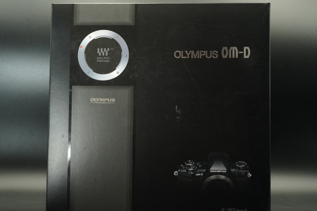 Olympus OM-D E-M5 Mark II w/ M.ZUIKO 14-150 II Lens Silver -8161 cut- #11732