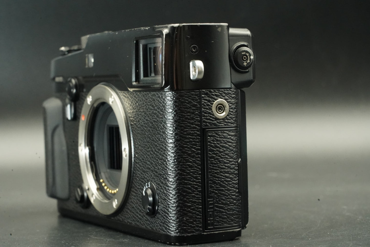 Only 1 cuts!! Fujifilm X-Pro2 24.3MP Mirrorless Digital Camera Black 11648