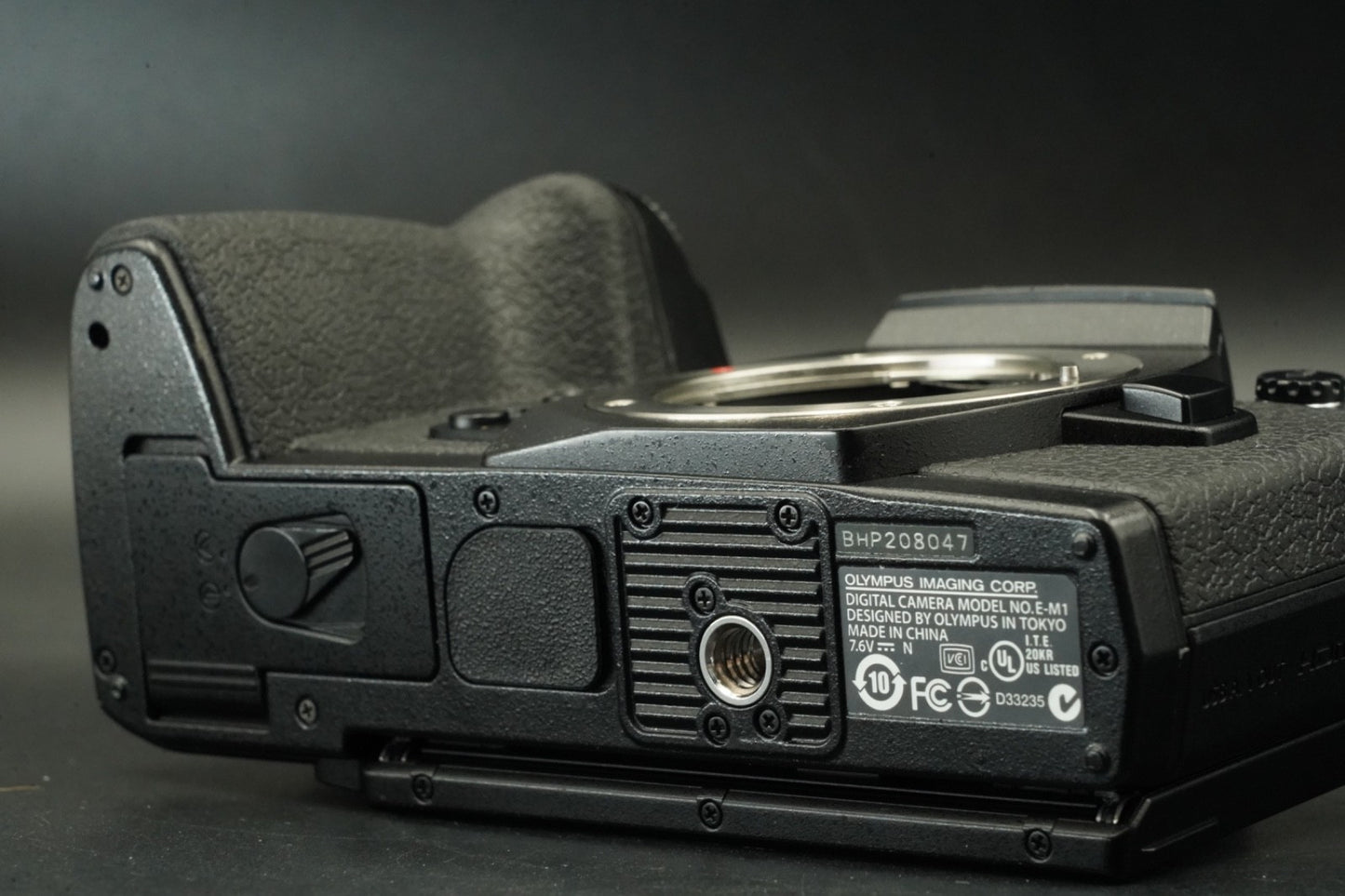 Olympus OM-D E-M1 Digital Camera Black Body -7429 cuts- #11814