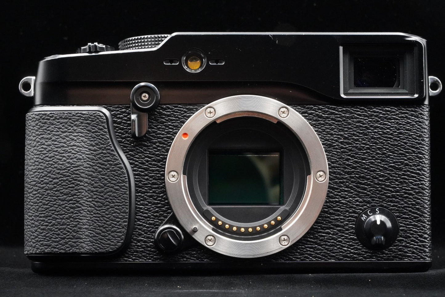 Fujifilm X-Pro1 Mirrorless Digital Camera Black US Duty Paid 10119