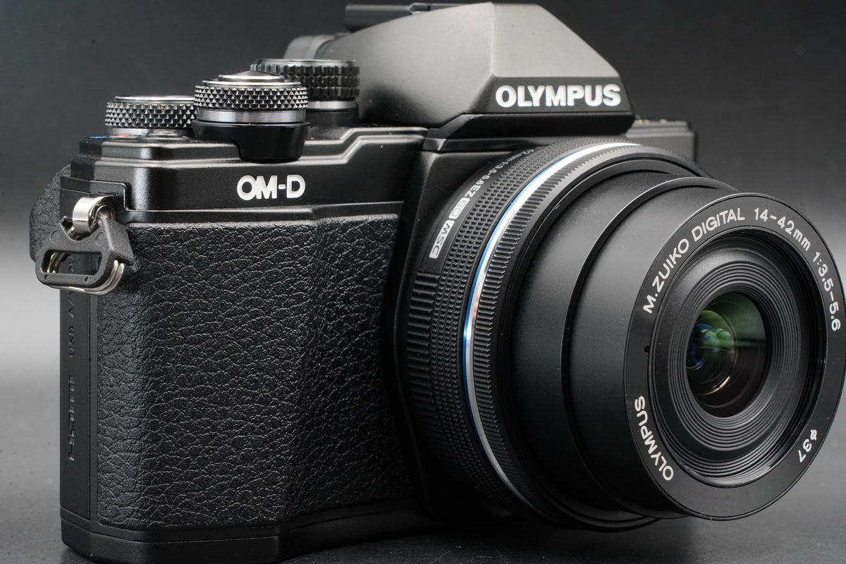 Olympus E-M10 Mark II Digital Camera Black w/ 2 Lens -6402 cuts- #11356