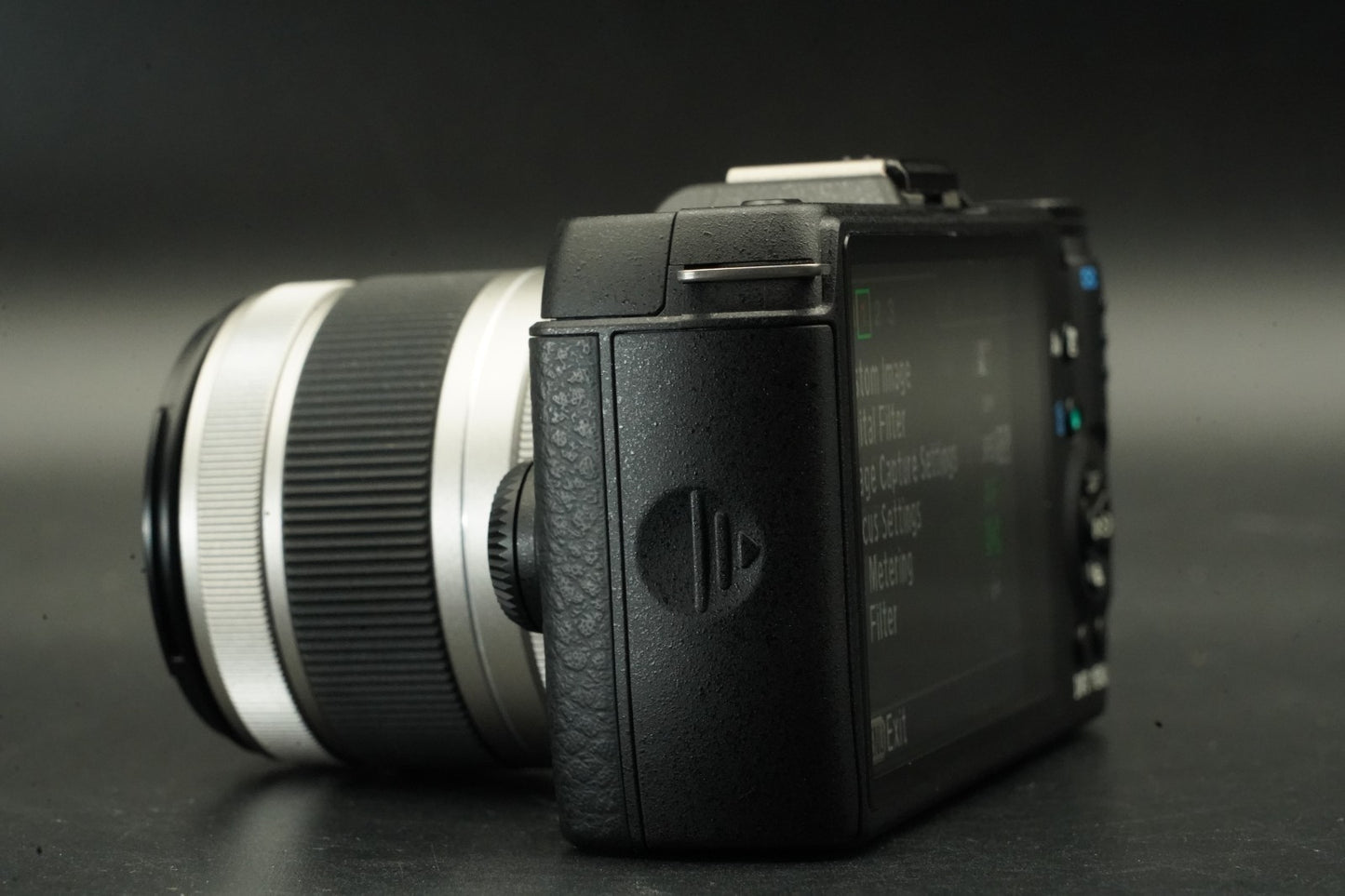 419 cuts! Pentax Q10 Black w/ 5-15mm Black 02 Zoom Lens Kit 11630