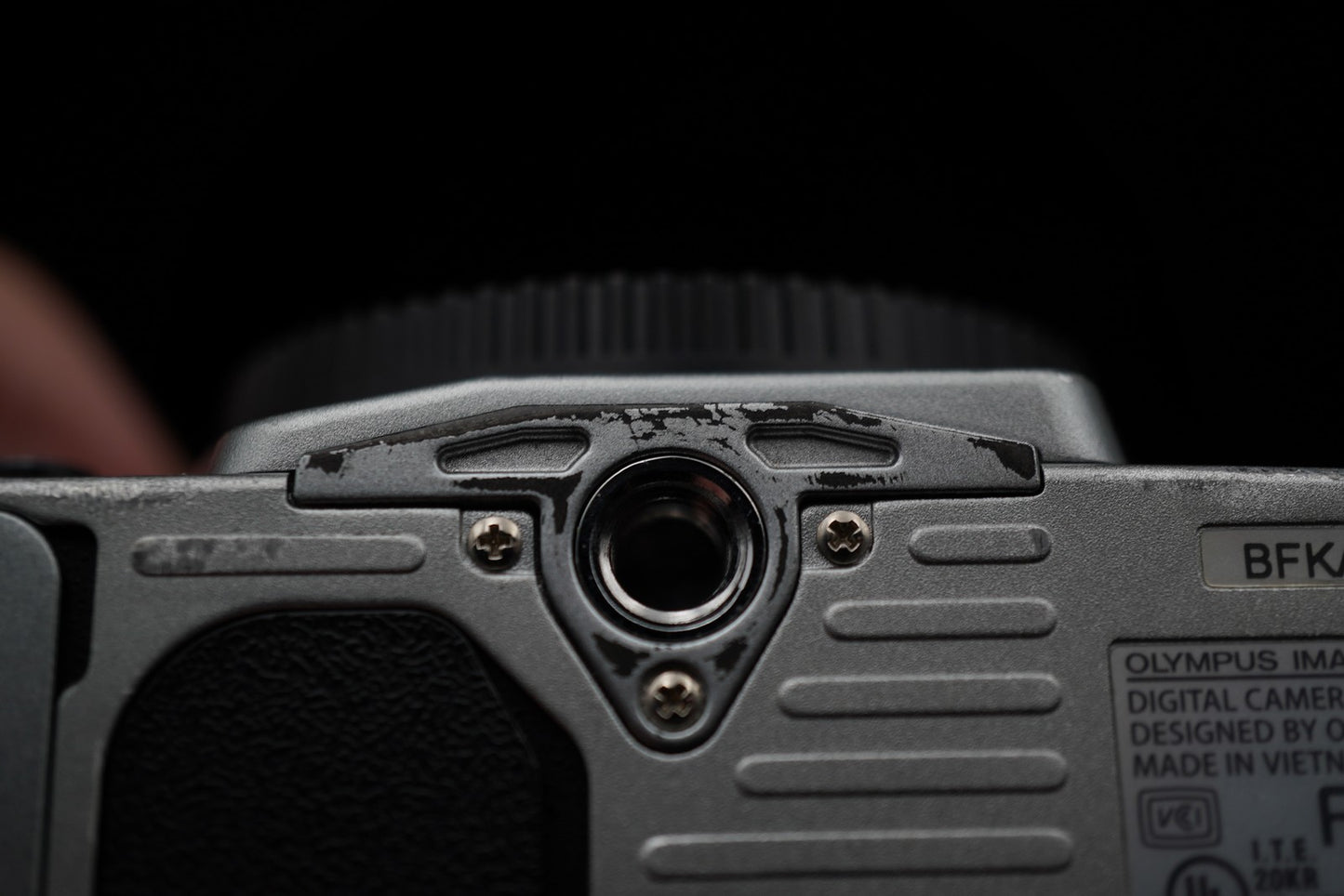Olympus OM-D E-M5 Mark II 16.1MP Digital Camera Silver US Duty Paid 10286