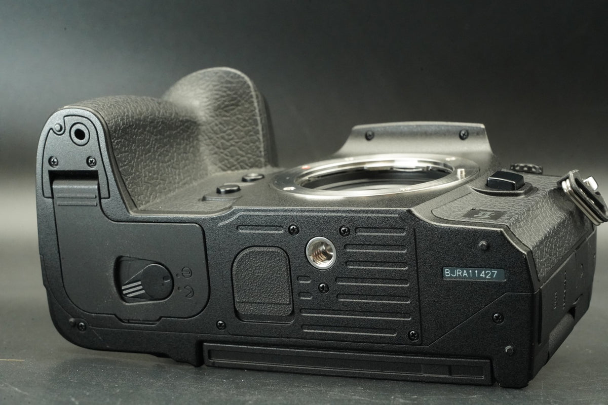 OM SYSTEM OM-1 Mark II Mirrorless Camera -842 cuts- US STOCK #11810