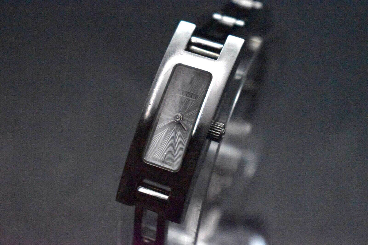 Orologio Gucci 3900L quadrante bianco da donna al quarzo rettangolare...