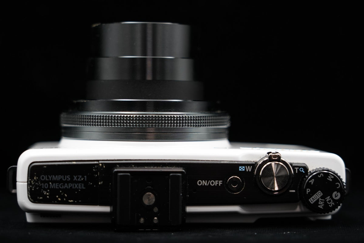 Olympus STYLUS XZ-1 Point and Shoot Digital Camera White [] US STOCK #9730
