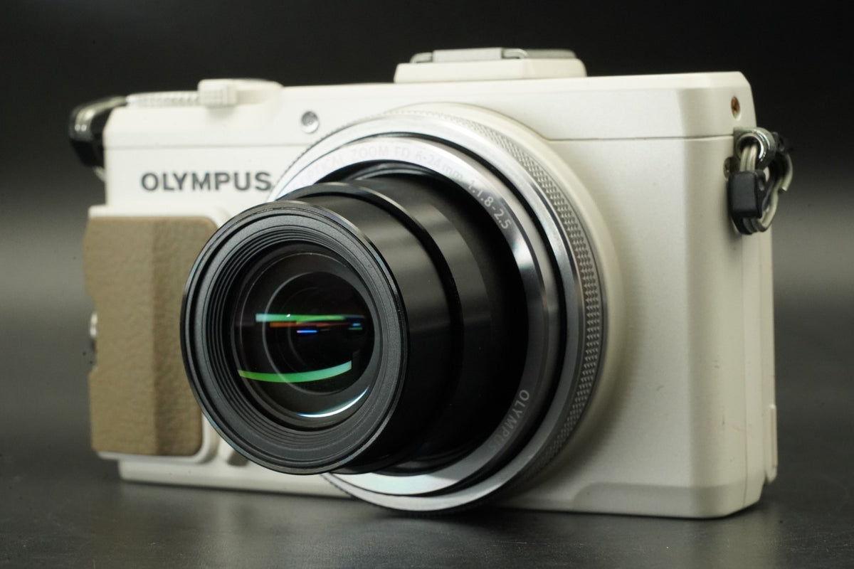 Olympus STYLUS XZ-2 12.0MP Point Shoot Digital Camera White #11919