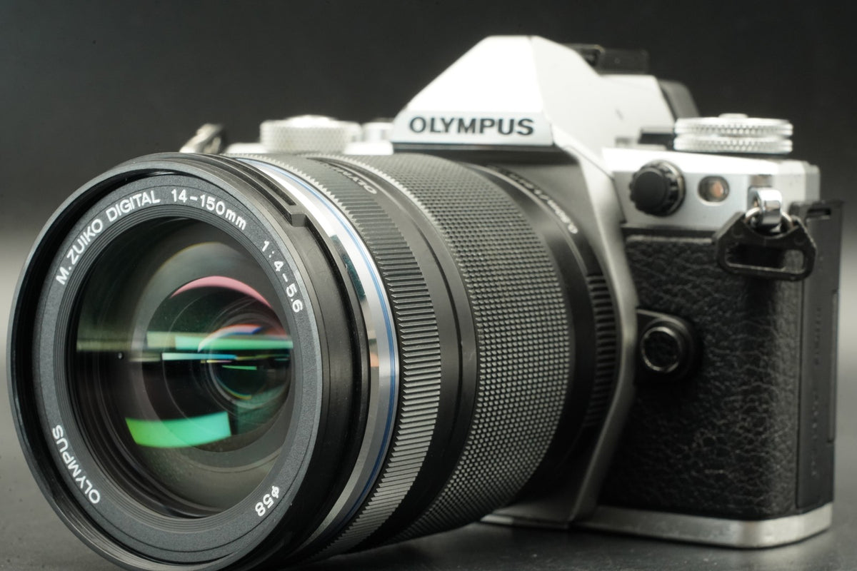 Olympus OM-D E-M5 Mark II w/ M.ZUIKO 14-150 Lens Silver -2474 cuts- #11473