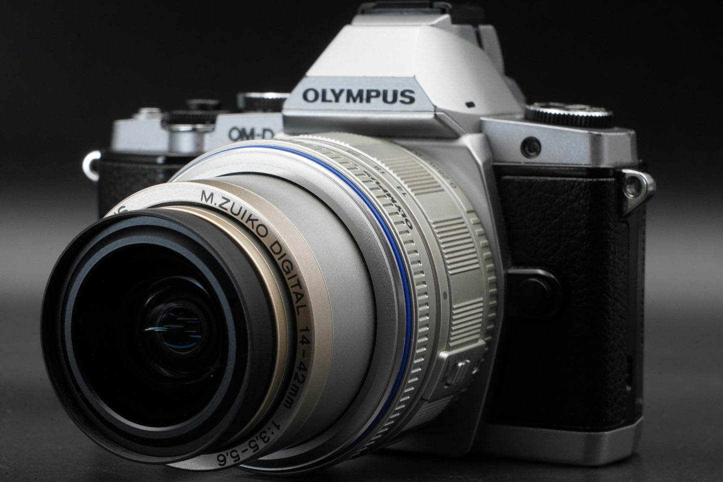 Olympus OMD E-M5 Mirrorless Digital Camera with Lens Silver US Duty Paid 11320
