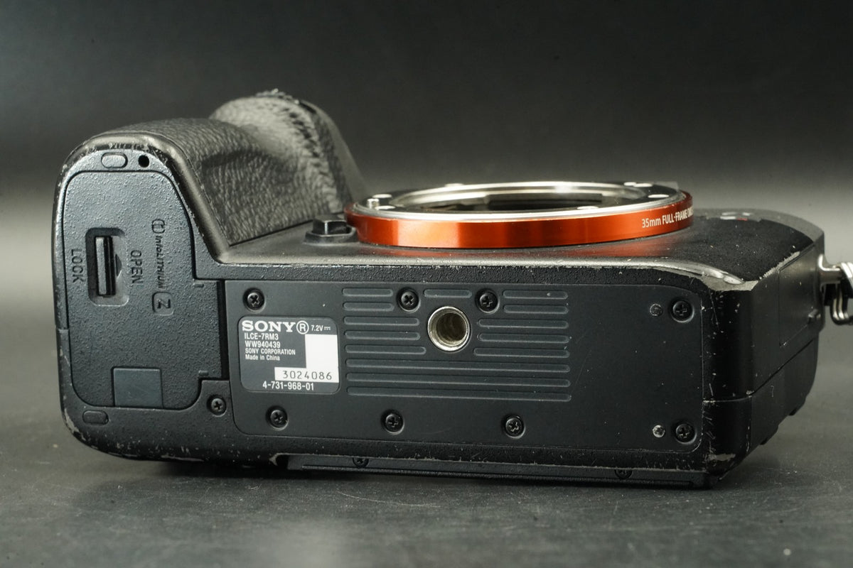 Sony A7R III ILCE-7RM3 Mirrorless digital camera English OK -226989 cut- #12076