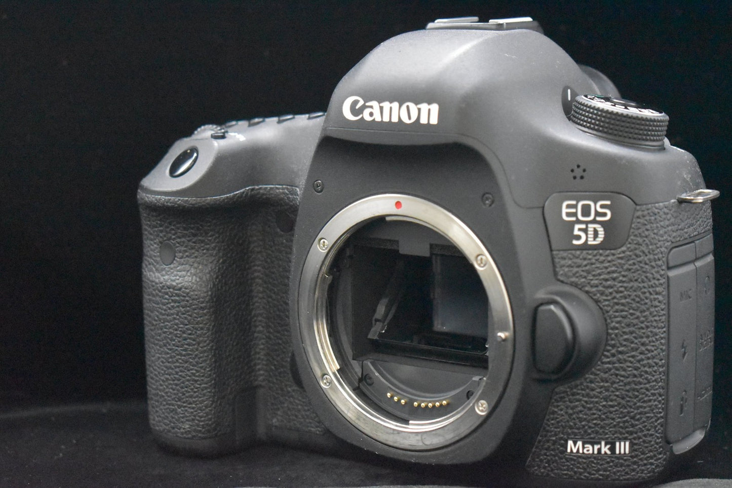 Canon EOS 5D Mark III Digital Full Frame Camera DSLR Body US Duty Paid 10060