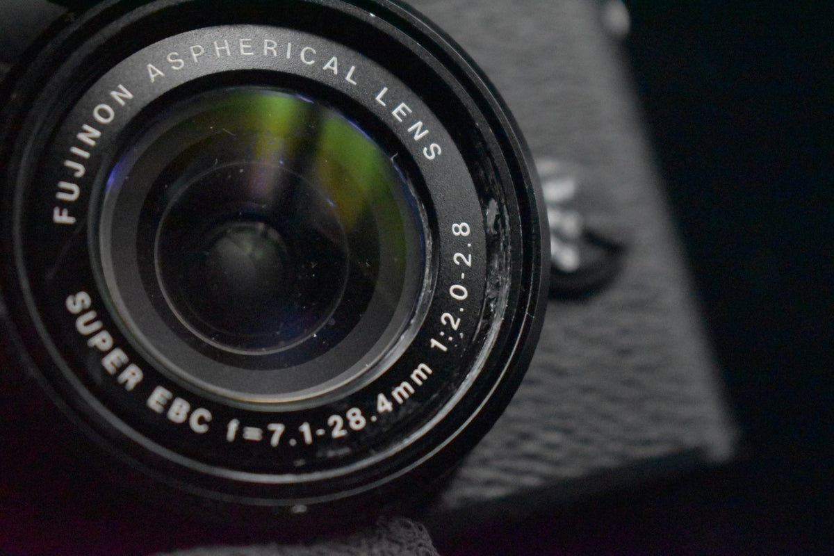 [US Duty Paid] Fujifilm X10 Black pPoint and Shoot Compact Digital Camera 9363