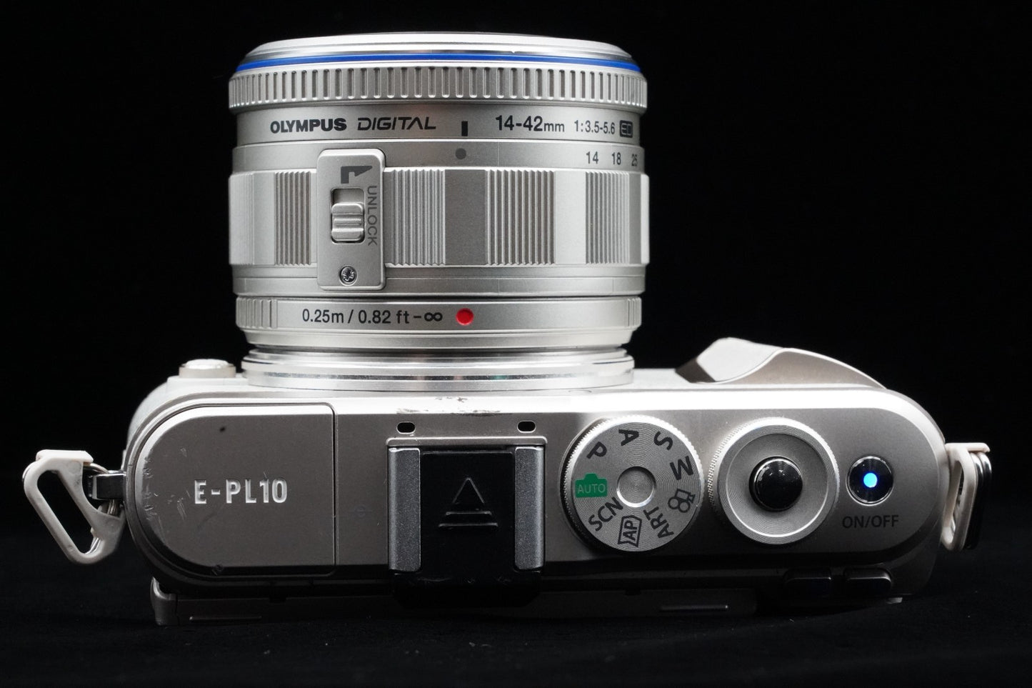 Olympus PEN E-PL10 Digital Camera 14-42mm Lens White US DUTY PAID 9972