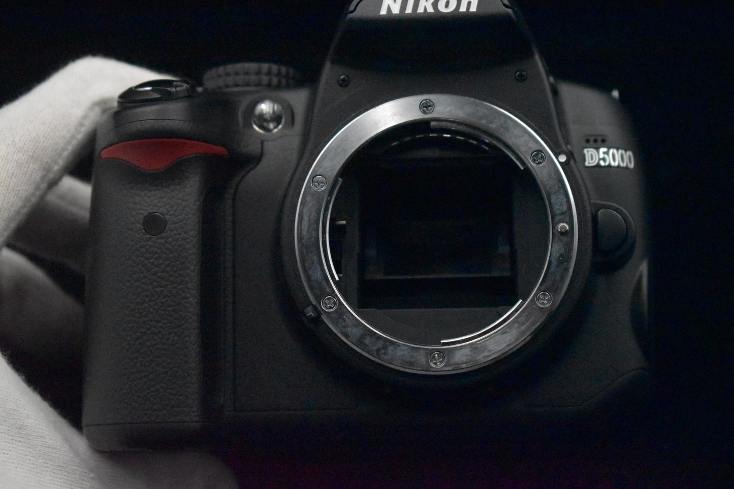 Nikon D5000 Digital SLR Camera 12.3MP w/ Lens From Japan US Duty Paid R0363
