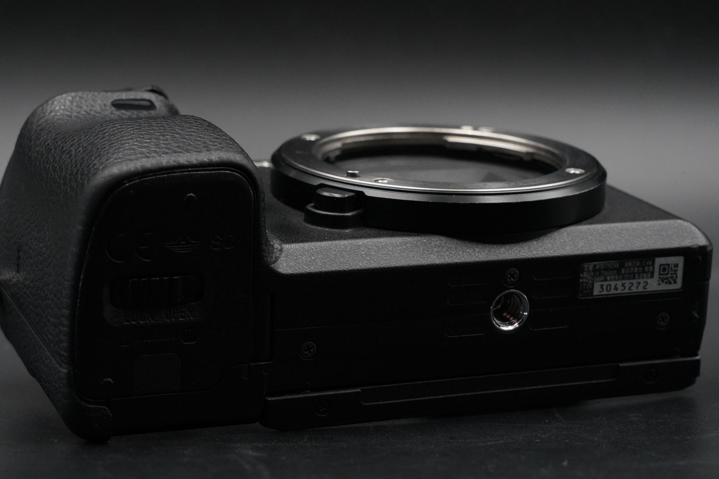 Sony Alpha A6400 Mirrorless Digital Camera Black with Lens US Duty Paid 10872