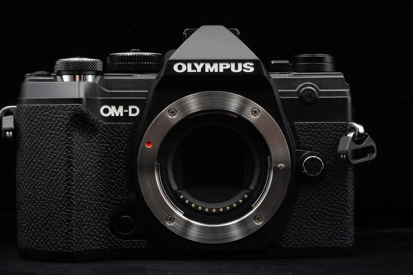 Olympus OM-D E-M5 Mark III 20.4MP Mirrorless Digital Camera US Duty Paid 10031