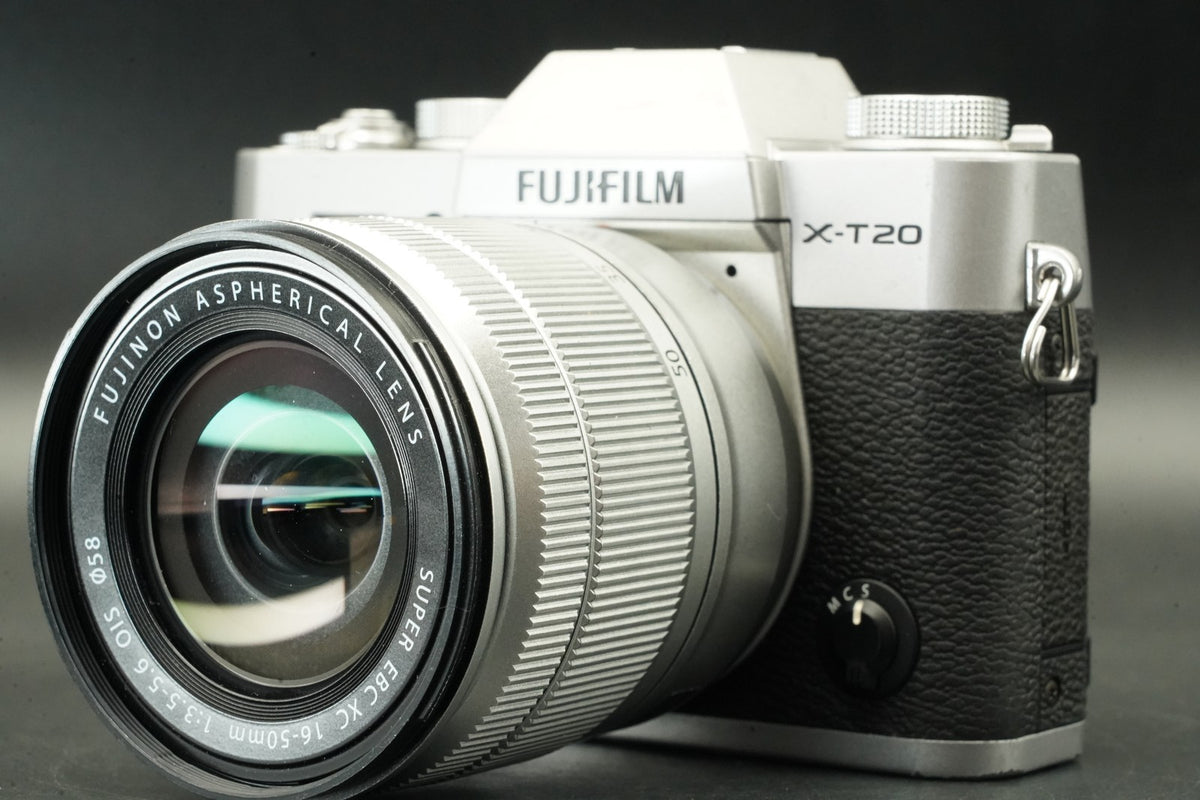 Fujifilm X-T20 Digital Camera w/ XC 16-50mm Lens Silver -13576 cuts- #12477