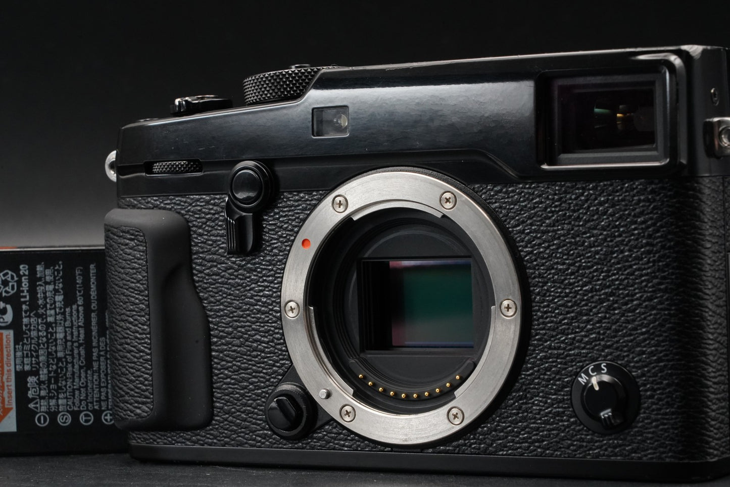 Fujifilm X-Pro2 24.3MP Mirrorless Digital Camera Body Black -332 cuts- #11085