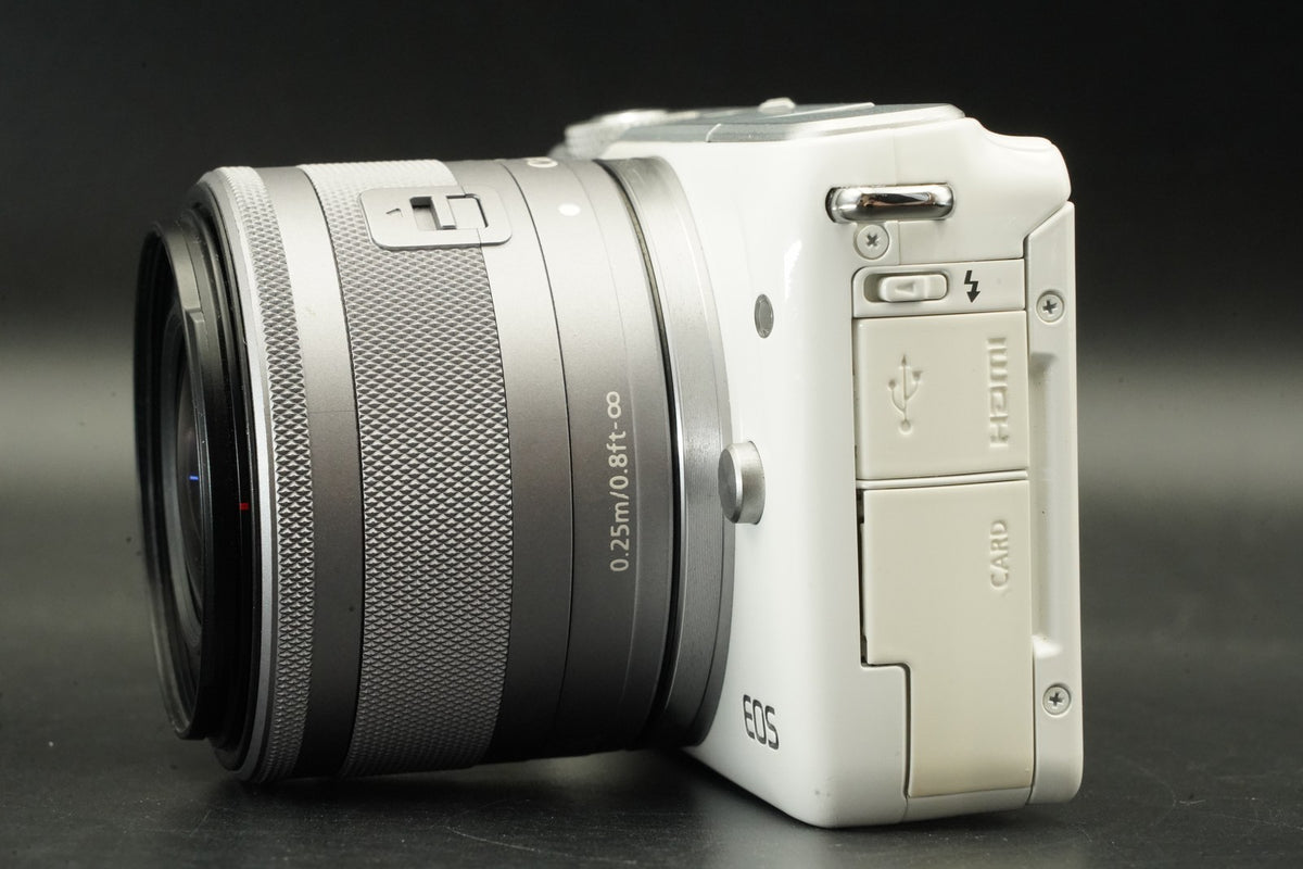 Canon EOS M10 fotocamera digitale mirrorless bianca con obiettivo 15-45 mm...